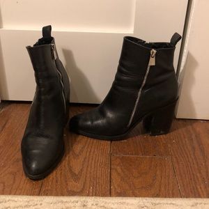 Steve Madden Tasha Bootie
